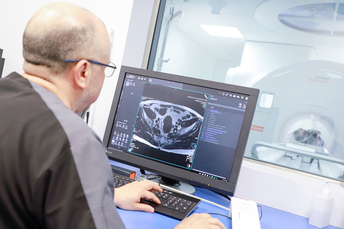 Ley HCUCH - N° 21.621 - Hospital Clínico Universidad de Chile